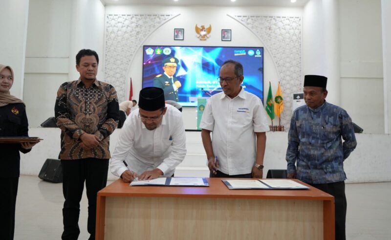 Wakil Rektor Bidang Akademik dan Kelembagaan UIN Ar-Raniry Banda Aceh, Prof Muhammad Yasir Yusuf, menekankan pentingnya kolaborasi antara perguruan tinggi dengan dunia kerja melalui Program Merdeka Belajar Kampus Merdeka (MBKM), Senin (3/2/2025)