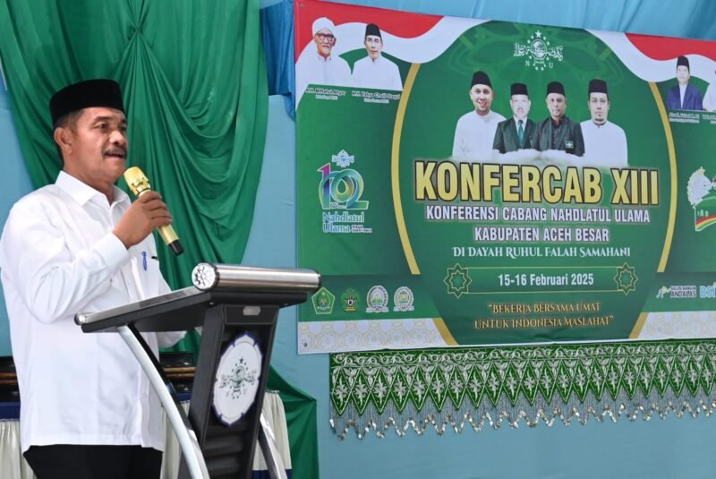 Wabub Aceh Besar Syukuri  A Jalil menyampaikan sambutan dalam acara Konfercab XIII Konferensi Cabang Nahdatul Ulama Kabupaten Aceh Besar di Dayah Ruhul Falah, Gampong Leupung Riwat, Kecamatan Kutamalaka, Aceh Besar, Sabtu (15/02/2025). FOTO/MC ACEH BESAR
