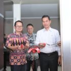 Plt. Sekretaris Daerah Aceh, M. Nasir membuka acara sinkronisasi Perencanaan Pusat dan Daerah serta Pertemuan Ekploratif Pengembangan Knowledge Management Center Di Aula Prof. Masjid Ibrahim Bapeda Banda Aceh, (15/4/2025). Foto: Humas Aceh