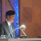 Plt. Sekda Aceh, M.Nasir membacakan sambutan Gubernur Aceh pada Sidang paripurna DPRA Aceh Penetapan program legislasi Aceh Tahun 2024-2029 dan program legislasi Aceh prioritas Tahun 2025 di gedung Utama DPRA, Banda Aceh, 15/4/2025