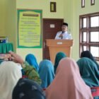 Wakil Bupati Aceh Besar Drs Syukri A Jalil, menyampaikan sambutannya pada acara pengantar tugas Camat Montasik dari Plt Camat Rusdi SSos MSi kepada Camat definitif Afrizal SE di Gedung UDKP Kecamatan Montasik, Rabu (16/4/2025). FOTO/ MC ACEH BESAR
