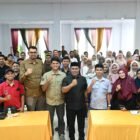 Bupati Aceh Besar, H Syech Muharram Idris menyampaikan sambutan dan sekaligus membuka Pelatihan Content Creator Boothcamp Pemuda Aceh Besar di Aula Dekranasda, Gampong Gani, Kecamatan Ingin Jaya, Aceh Besar, Sabtu (19/04/2025). FOTO/MC ACEH BESAR