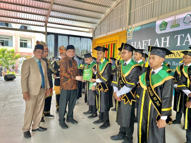 Kadis Pendidikan Dayah Aceh, Dr. Munawar A Djalil, MA. Foto: Dok. Humas Disdik Dayah Aceh