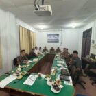 Suasana hearing bersama Komisi IV DPRK Aceh Besar di Ruang Rapat Konsultasi DPRK Aceh Besar, Kota Jantho, Senin (21/4/2025). FOTO/DOK MC ACEH BESAR
