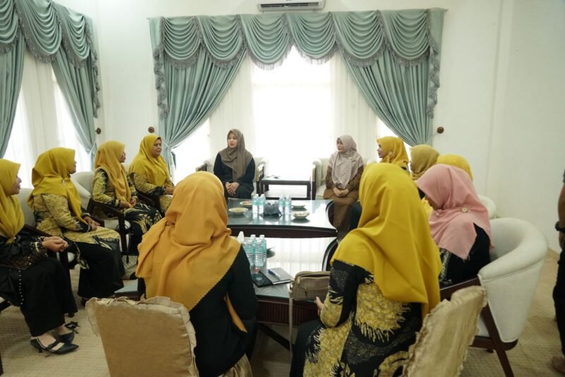 Pengurus IGTKI audiensi sekaligus silaturahmi dengan Bunda PAUD Aceh Besar, Rita Mayasari, di Meuligoe Bupati Aceh Besar, Selasa (29/4/2025). FOTO/MC ACEH BESAR