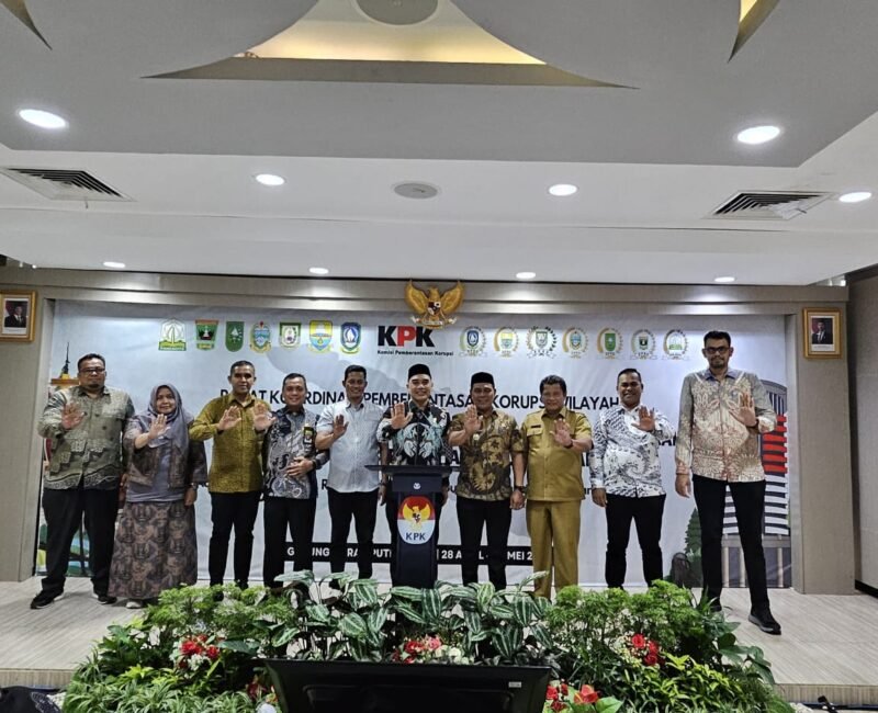 Bupati Aceh Besar Syech Muharram Idris menyampaikan sambutan pada Rapat Koordinasi (Rakor) Pemberantasan Korupsi Wilayah I yang diinisiasi Direktorat Koordinasi dan Supervisi (Korsup) Wilayah I Komisi Pemberantasan Korupsi (KPK) di Gedung Merah Putih, Jakarta, Selasa (29/04/2025).FOTO/ DOK PEMKAB ACEH BESAR
