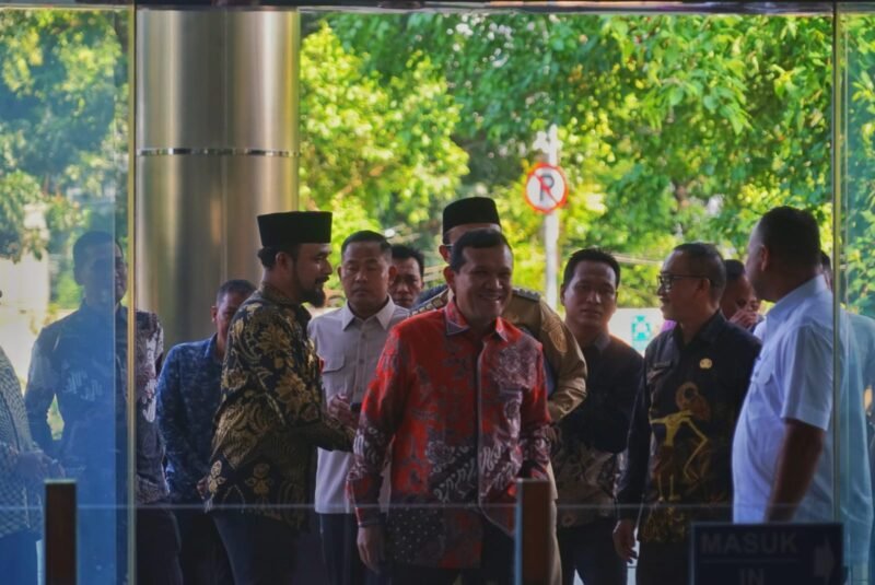 Keterangan Foto: Wakil Gubernur Aceh, Fadlullah tiba di Gedung Merah Putih KPK RI, Jakarta Selatan, Senin, 5 Mei 2025. (Foto: Humas BPPA)