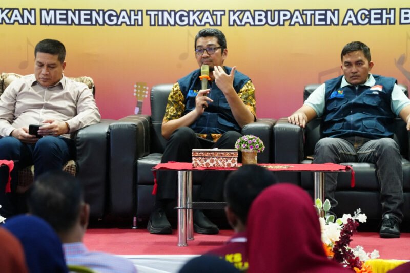 Kepala Dinas Pendidikan Aceh, Marthunis, S.T., D.E.A., dalam sambutannya pada acara Rapat Kerja Kepala Sekolah SMK dan Ketua MKKS se-Aceh, yang digelar di Aula Cabang Dinas Pendidikan Wilayah Aceh Barat, Minggu (15/06/2025)