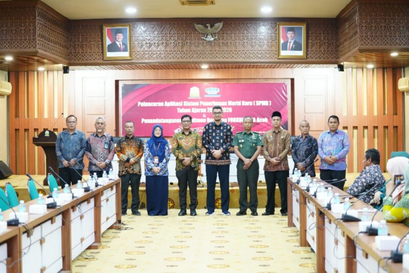 Pemerintah Aceh, melalui Dinas Pendidikan secara resmi meluncurkan Aplikasi Sistem Penerimaan Murid Baru (SPMB) Tahun Ajaran 2025/2026 dalam sebuah acara yang digelar di Gedung Serbaguna Kantor Gubernur Aceh pada Kamis (19/6/2025).
