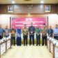 Pemerintah Aceh, melalui Dinas Pendidikan secara resmi meluncurkan Aplikasi Sistem Penerimaan Murid Baru (SPMB) Tahun Ajaran 2025/2026 dalam sebuah acara yang digelar di Gedung Serbaguna Kantor Gubernur Aceh pada Kamis (19/6/2025).