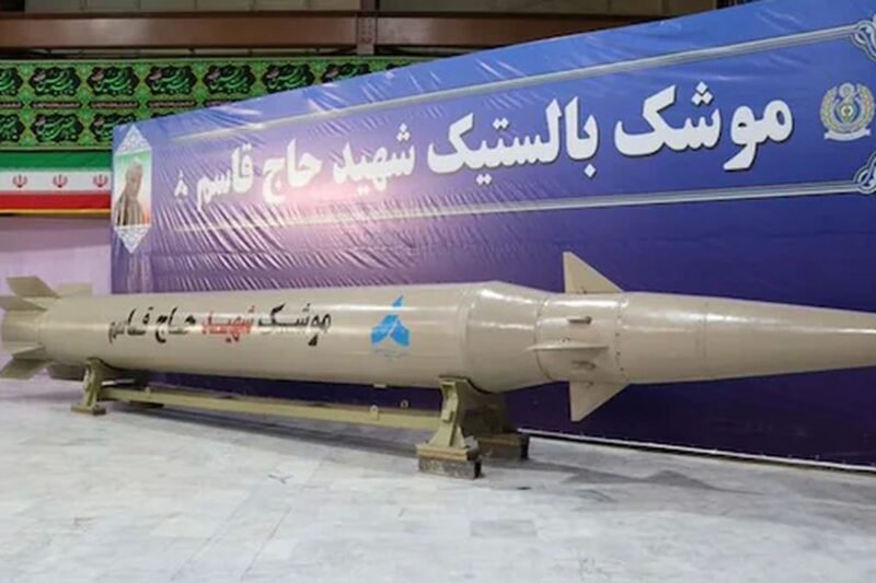 Rudal Haj Qassem baru milik Iran, ditembakkan saat perang melawan Israel, Sabtu (14/6/2025)