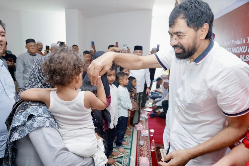 Gubernur Aceh Muzakir Manaf Menghadiri peringatan  Haul Wali Nanggroe Aceh Dr. Teungku Hasan Muhammad di Tiro, M.S., M.A.,LL.D., Ph.D Ke
15 di Kantor Partai Aceh DPP-PA Banda Aceh. Foto: Dok. Biro Adpim Setda Aceh