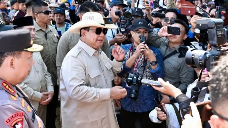Presiden Prabowo Lepas Ekspor Perdana 1.200 Ton Jagung ke Malaysia. 