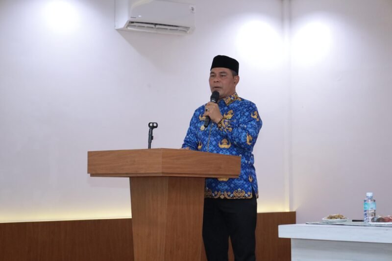Bupati Aceh Besar, H. Muharram Idris membuka secara resmi Workshop Penguatan Lembaga Keuangan Syariah dan Dewan Pengawas Syariah di Hotel Madinatul Zahra, Lampeuneurut, Darul Imarah, Selasa (17/6/2025). FOTO/PROKOPIM ACEH BESAR