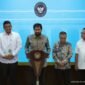 Gubernur Aceh Muzakir Manaf, saat memberikan keterangan pers dan ucapan terima kasih pada konferensi pers penyelesaiaan permasalahan empat pulau di perbatasan Prov. Aceh dan Sumut bersama Mendagri Tito Karnavian,
Mensesneg Prasetyo Hadi, Wakil Ketua DPR Sufmi Dasco Ahmad, dan Gubernur Sumut Bobby Nasution, di Kantor Istana Kepresidenan, Jakarta, Selasa (17/6/2025). [Dok: Tangkapan Layar Youtube Sekretariat Presiden]. Foto : Dok. Biro Adpim Setda Aceh