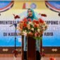 Ketua Tim Penggerak PKK Aceh, Marlina Muzakir, memberi sambutan pada acara implementasi Rumah Gizi Gampong (RGG) yang digelar pada Rabu (18/6) di Pendopo Bupati Nagan Raya. Marlina mengajak seluruh elemen masyarakat untuk bersinergi dalam menyukseskan program RGG sebagai langkah nyata pencegahan dan penurunan angka stunting di Aceh.(Foto:Dok.Biro Adpim Setda Aceh) 