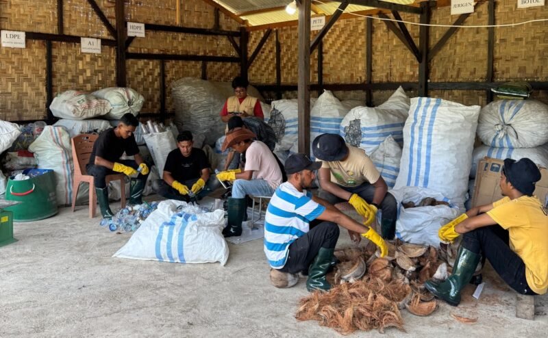 Bank Sampah Generasi Milenial (Basagemil) Bersihkan Sampah Plastik di Kawasan Lampuuk,Aceh Besar Mendapat Dukungan dari PT.Solusi Bangun Andalas.