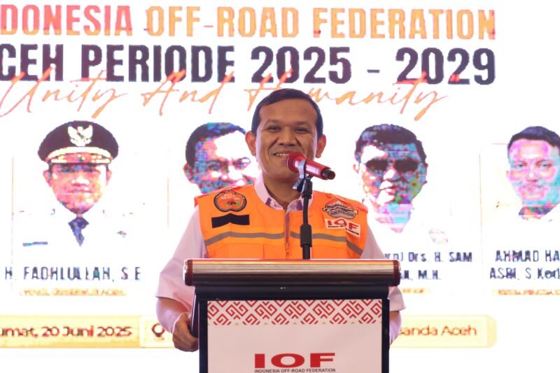 Wakil Gubernur Aceh, Fadhlullah, S.E., menghadiri sekaligus memberi sambutan pada Pelantikan pengurus daerah Indonesia Off-Road Federation Aceh periode 2025-2029, di Hermes Palace Hotel, Jumat, 20/6/2025(Foto:Dok.Biro Adpim Setda Aceh). 