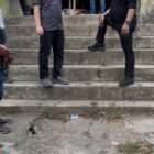 Bupati Aceh Besar H. Muharram Idris didampingi Kadis PUPR Aceh Besar Ir. Syahrial Amnullah, ST meninjau langsung lokasi pembangunan Intake SPAM Regional I Aceh Besar-Banda Aceh di Krueng Breayeun, kecamatan Leupung, Aceh Besar, Sabtu (21/06/2025).FOTO/ MC ACEH BESAR