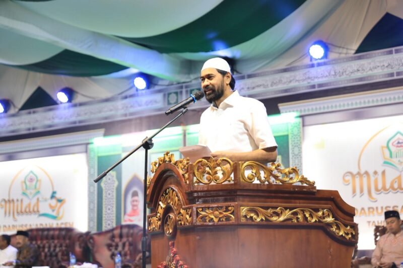 Gubernur Aceh, Muzakir Manaf, menghadiri sekaligus secara resmi membuka rangkaian Peringatan Milad ke-57 Yayasan Pendidikan Islam (YPI) Darussa’adah Aceh di Masjid Baitul Istiqamah, Teupin Raya, Kecamatan Glumpang Tiga, Kabupaten Pidie, pada Senin (23/6/2025) malam. Foto : Dok. Biro Adpim Setda Aceh