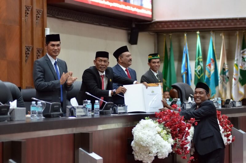 DPRA Memaparkan Laporan Kinerja Selama Masa Persidangan I Tahun 2025.Rabu 21/5/2025.(Foto:Dok.Humas DPRA)