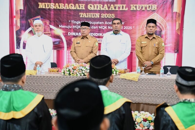 Asisten 1 Sekdakab Aceh Besar, Farhan AP menghadiri pembukaan STQ Tingkat Kabupaten Aceh Besar Tahun 2025 di Gedung Dekranasda Gampong Gani, Kecamatan Ingin Jaya, Aceh Besar, Selasa (01/07/2025). FOTO/MC ACEH BESAR
