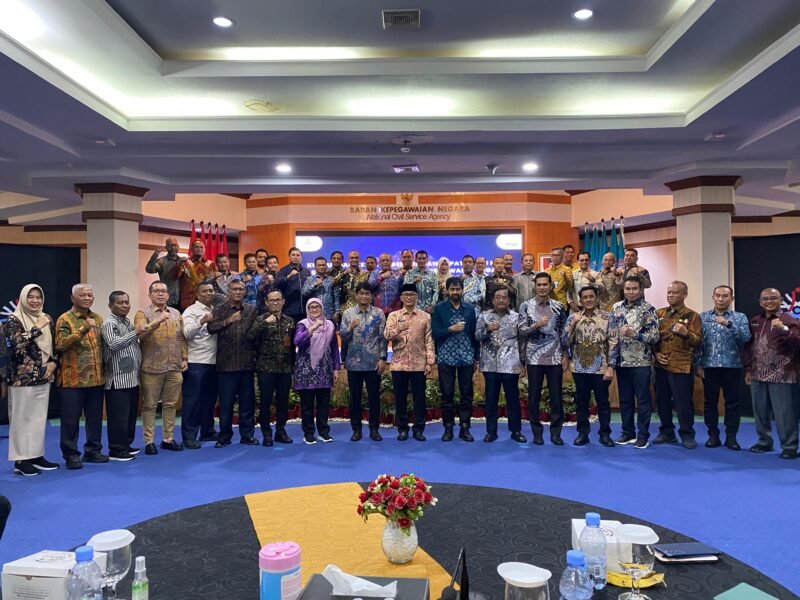 Gubernur Aceh Muzakir Manaf bersama dengan Bupati dan Walikota se-Aceh melakukan kunjungan ke Kantor BKN Pusat Jalan Mayjen Sutoyo, Cililitan, Jakarta Timur pada Kamis 3 Juli 2025 (Foto:Dok.Biro Adpim Setda Aceh) 