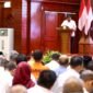 Gubernur Aceh, Muzakir Manaf, memberi sambutan sekaligus membuka Musrembang Rencana Pembangunan Jangka Menengah (RPJM) Aceh tahun 2025-2029, yang dihadiri Menteri Perencanaan Pembangunan Nasional, Profesor Dr. Ir. Rachmat Pambudy M.S., dan Sekjen Kemendagri, Komjen pol. Drs Tomsi Tohir, MSi, sebagai narasumber acara yang berlangsung di Anjong Mon Mata, Banda Aceh, Rabu, 9/7/2025 (Foto:Dok.Biro Adpim Setda Aceh) 