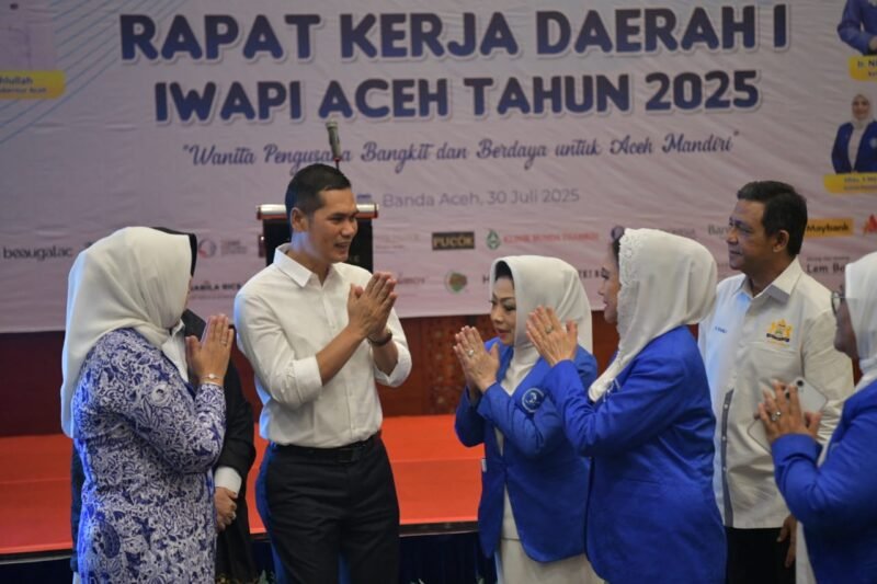 Plt. Sekda Aceh, M. Nasir membuka Rapat Kerja Daerah I Iwapi Aceh Tahun 2025 di Hermes Palace Hotel, Rabu, 30/07/2025. Foto ; Dok. Biro Adpim Setda Aceh