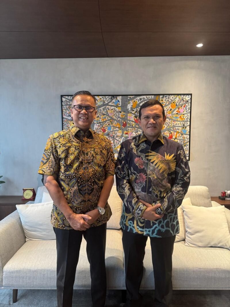 Wakil gubernur aceh,H.Fadlullah,SE,melakukan kunjungan kerja ke kantor pusat PT semen Indonesia (Persero) dan bertemu langsung dengan direktur utama SIG,Indrieffouny Indra,membahas industri semen di Aceh Rabu,30/7/2025 (Foto:Dok.Biro Adpim Setda Aceh)