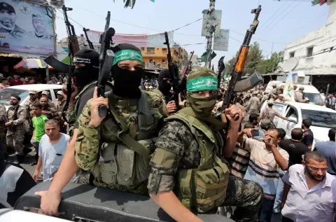 Brigade Qassam tembakkan peledak ke tank Israel.Foto:Ist