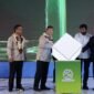 Wali nanggroe Aceh beserta gubernur Aceh dan Direktur utama Arsari group Hashim Sujono Djojohadikusumo dalam peresmian pabrik karet pertama di Aceh.Selasa,8/7/2025 (Foto:Dok.Humas Wali Nanggroe Aceh)