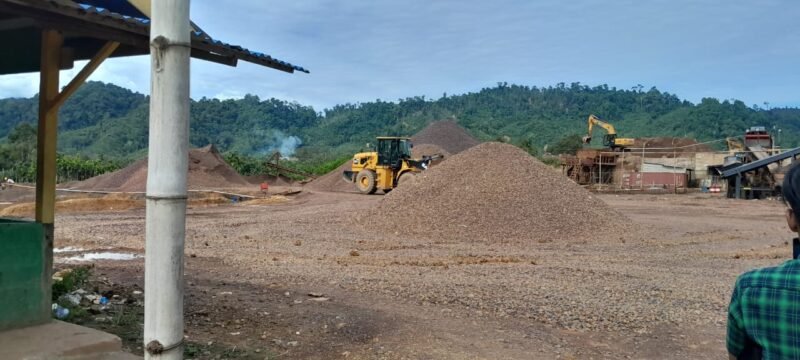 Akvitas penambangan KSU Tiega Manggis dan PT PSU di Kluet Tengah. Minggu,3/8/2025 (Foto:Ist).