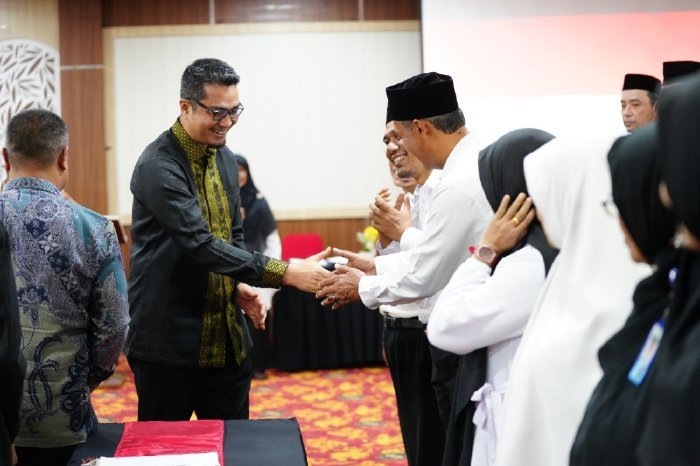 Kepala Dinas Pendidikan Aceh, Marthunis, S.T., D.E.A., secara resmi membuka Rapat Kerja (Raker) Pengawas SMA, SMK, dan SLB se-Aceh yang berlangsung di Grand Bayu Hill, Aceh Tengah, Senin malam 28/7l2025.(Foto:Ist)