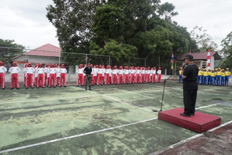 Asisten II Sekdakab Aceh Besar HM Ali S.Sos MSi Inspektur Upacara Pembukaan Diklat Petugas HUT RI Ke-80 di lapangan kantor Kesbangpol, Kota Jantho, Jum'at (01/08/2025).FOTO/MC ACEH BESAR
