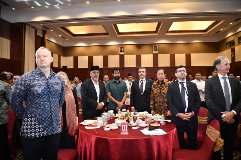 Gubernur Aceh, Muzakir Manaf, Memberi sambutan sekaligus membuka secara resmi International Discussion and commemoration 20 year of the helsinki MoU di Hermes Palace, Kamis, (14/08/2025). Foto ; Dok. Biro Adpim Setda Aceh