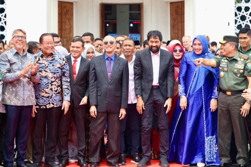 Gubernur Aceh Muzakir Manaf, bersama Wakil Gubernur Aceh, Fadhlullah, S.E., dalam Peringatan 2 Dekade (20 Tahun) Damai Aceh, di BMA, Jumat, 15/8/2025 (Foto:Dok.Biro Adpim Setda Aceh)