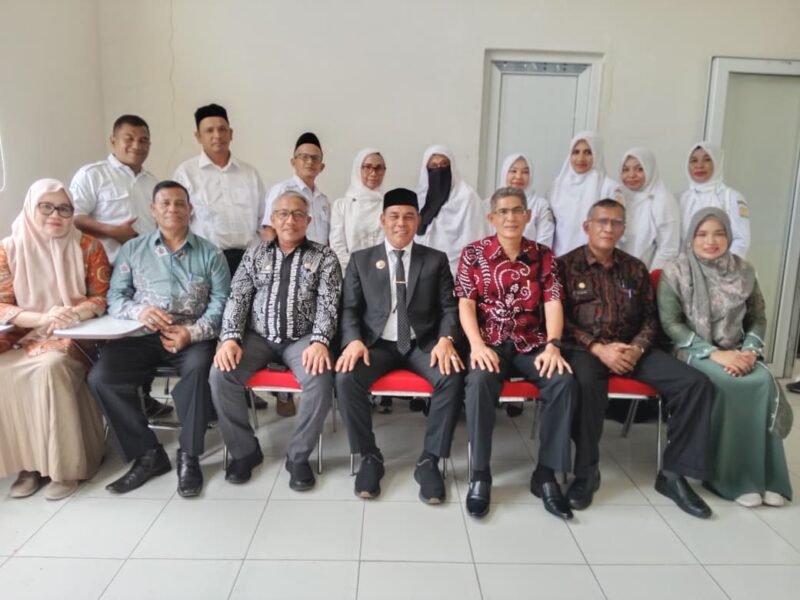 Acara Temu-Ramah Bupati Aceh Besar H. Muharram Idris Dengan Para Kepala Puskesmas Yang Baru dilantik dan Diambil Sumpah di lingkungan Dinas Kesehatan Aceh Besar yang berlangsung di Aula Puskesmas Gunung Biram, Lembah Seulawah, Aceh Besar, Kamis (14/08/2025). FOTO/MC ACEH BESAR