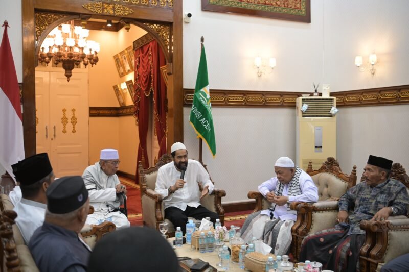 Gubernur Aceh, Muzakkir Manaf Menerima Kunjungan Silaturrahmi Ulama MUNA di pendopo Gubernur Aceh Banda Aceh, 23/8/2025 (Foto:Dok.Biro Adpim Setda Aceh)