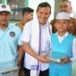Wakil Gubernur Aceh Fadhlullah Membagikan Makanan Bergizi Gratis di Madrasah Ibtidaiyah Terpadu Al-Muslimun, Aceh Utara
Senin 25 Agustus 2025 (Foto:Dok.Biro Adpim Setda Aceh) 