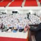 Wakil Gubernur Aceh Fadhlullah Menyampaikan Kuliah Umum dihadapan ribuan Mahasiswa Baru Universitas Malikulsaleh, di Auditorium Unimal, Releut, Aceh Utara, senin 25 agustus 2025 (Foto:dok.Biro Adpim Setda Aceh) 