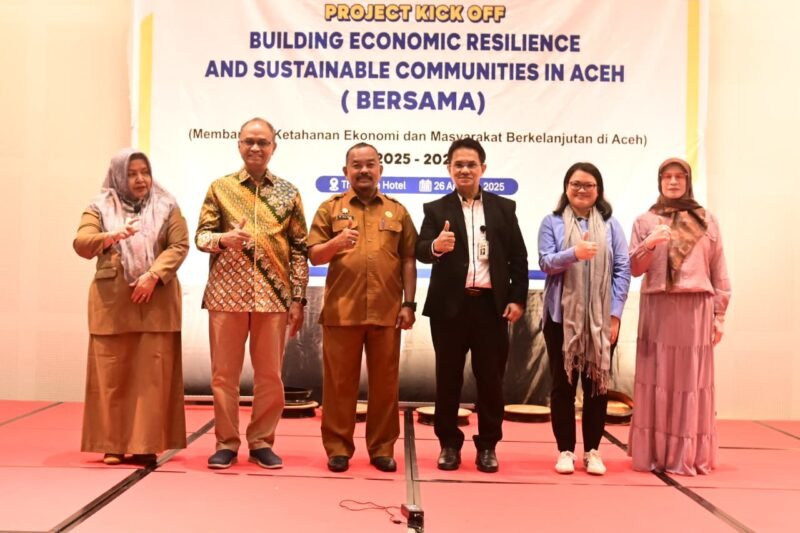 Asisten II Sekdakab Aceh Besar Bidang Perekonomian dan Pembangunan, M. Ali, S.Sos., M.Si., menghadiri peluncuran proyek Ersaka FBA di The Pade Hotel, Darul Imarah, Aceh Besar, Selasa (26/8/2025). FOTO/MC ACEH BESAR