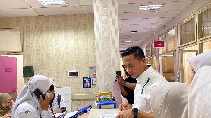 Komisi V DPRA melakukan sidak di sejumlah ruangan layanan kesehatan di RSUZA, Banda Aceh, Rabu 13/8/2025 (Foto:Dok.Ist)