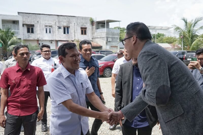 Wakil Gubernur Aceh, Fadhlullah, S.E, membuka acara Collaborative Destination Development (CDD) Bandara BTJ-Aceh, di The Pade Hotel, Rabu (10/9/2025). Foto : Dok. Biro Adpim Setda Aceh