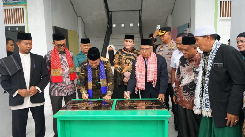 Wakil Gubernur Aceh Fadhlullah Melaunching sekaligus Meresmikan Sekolah Tinggi Agama Islam (STAI) Jannatul Firdaus di Kota Subulussalam, Sabtu 13 September 2025 (Foto:Dok.Biro Adpim Setda Aceh) 