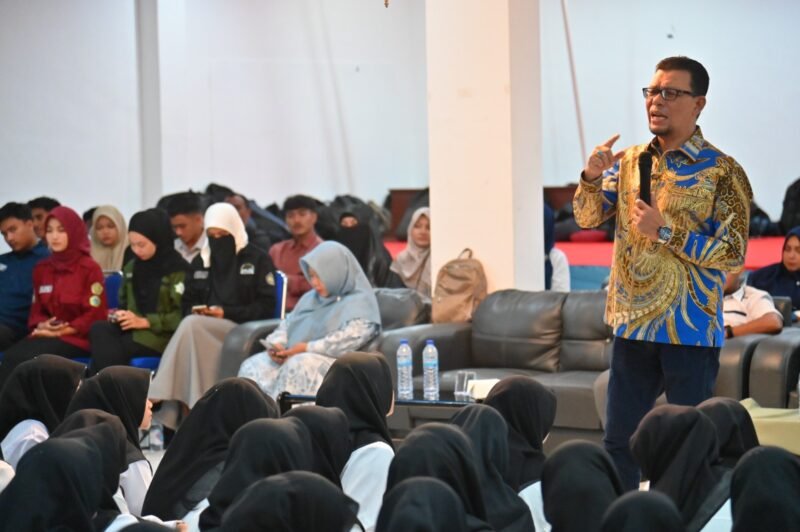 Musriadi menegaskan bahwa kunci kesuksesan mahasiswa berawal dari merumuskan tujuan hidup dan menjaga integritas,Senin 15/9/2025 (Foto:Dok.Ist)