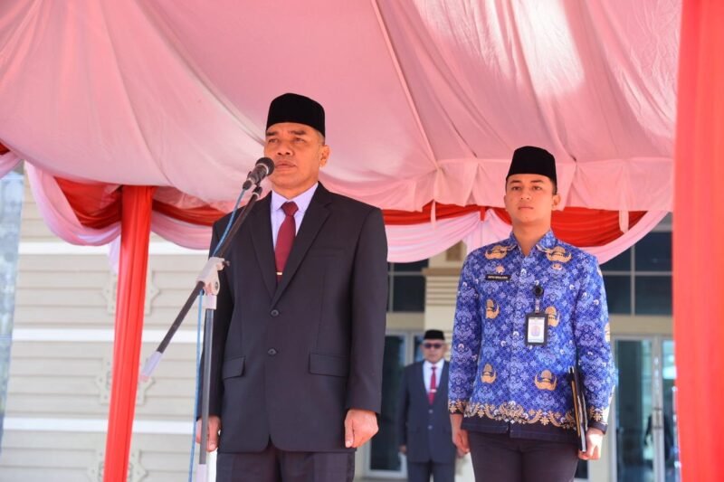 Ketua DPRK Aceh Besar Abdul Muchti bertindak sebagai Irup Peringatan Hari Kesaktian Pancasila Tahun 2025 di Halaman Kantor Bupati Aceh Besar, Kota Jantho, Rabu (01/10/2025).FOTO/MC ACEH BESAR