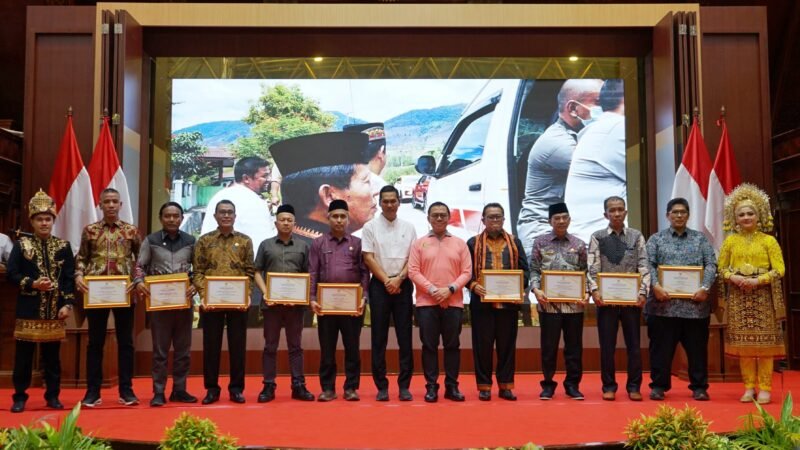 Sekretaris Daerah Aceh M. Nasir, S.IP MPA, membuka Peringatan Hari Kesehatan Jiwa Sedunia Tahun 2025 di Anjong Mon Mata, Komplek Pendopo Gubernur Aceh, Jumat (10/10/2025). Foto ; Dok. Biro Adpim Setda Aceh
