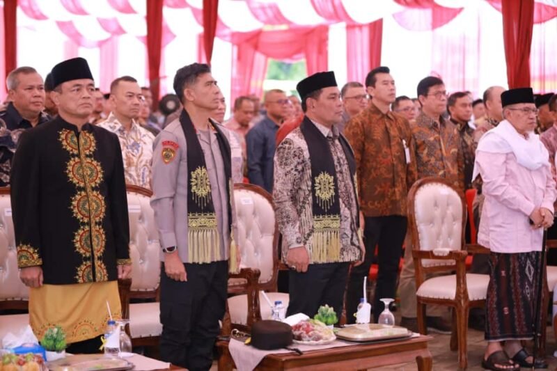 Bupati Aceh Besar H. Muharram Idris memberikan sambutan saat Grand Opening RSU Putri Bidadari Aceh di Jalan Soekarno Hatta, Gampong Lamreung, Kecamatan Darul Imarah, Kabupaten Aceh Besar, Kamis (23/10/2025). FOTO/PROKOPIM ACEH BESAR