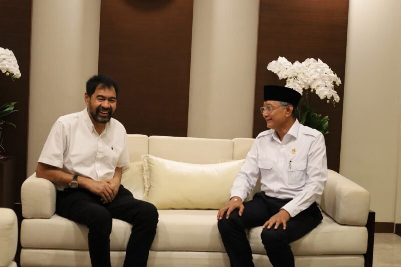 Gubernur Aceh, Muzakir Manaf melakukan pertemuan dengan Menteri Pekerjaan Umum (PU) Dody Hanggodo, di Ruang Rapat Menteri PU, di Kementerian PU RI, Jakarta Selatan, Selasa, 28 Oktober 2025. Foto : Dok. Biro Adpim Setda Aceh